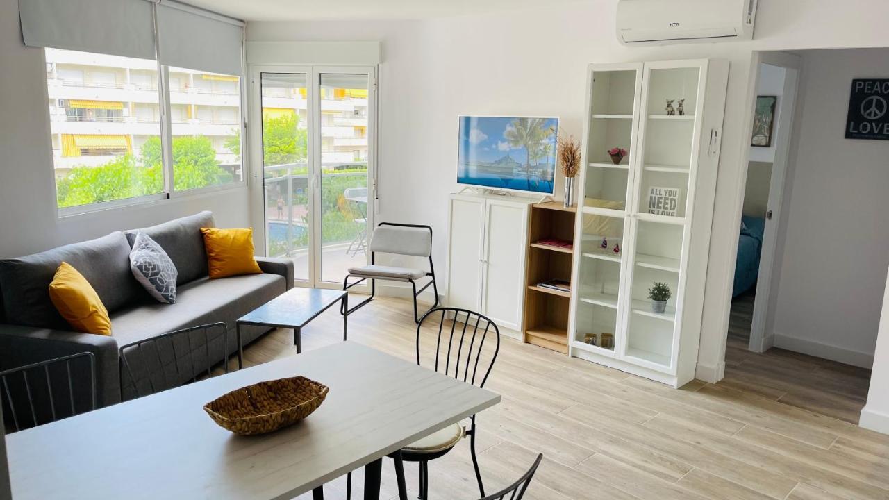 Delux Apartament Салоу Екстер'єр фото
