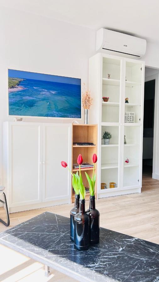 Delux Apartament Салоу Екстер'єр фото