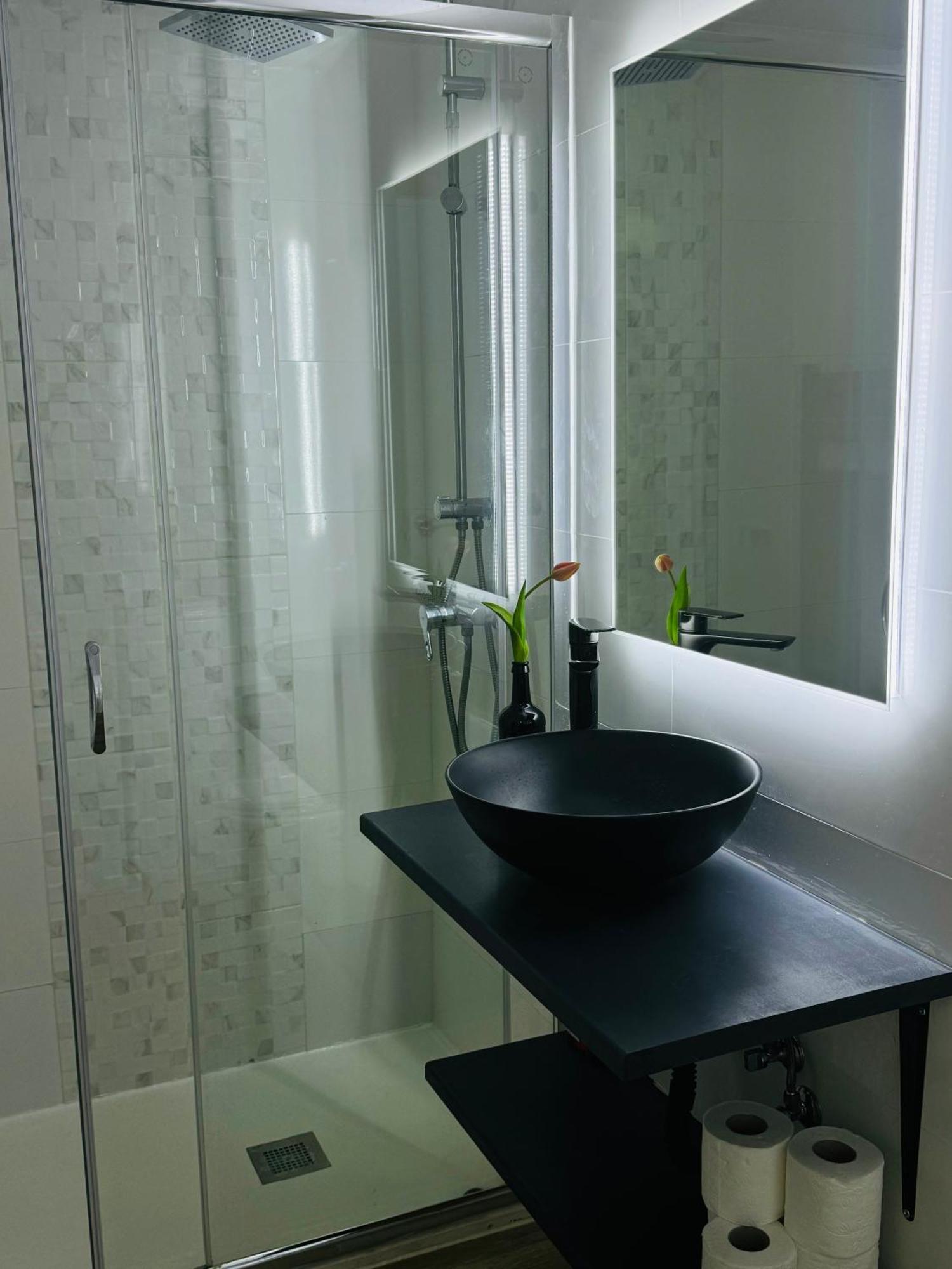 Delux Apartament Салоу Екстер'єр фото